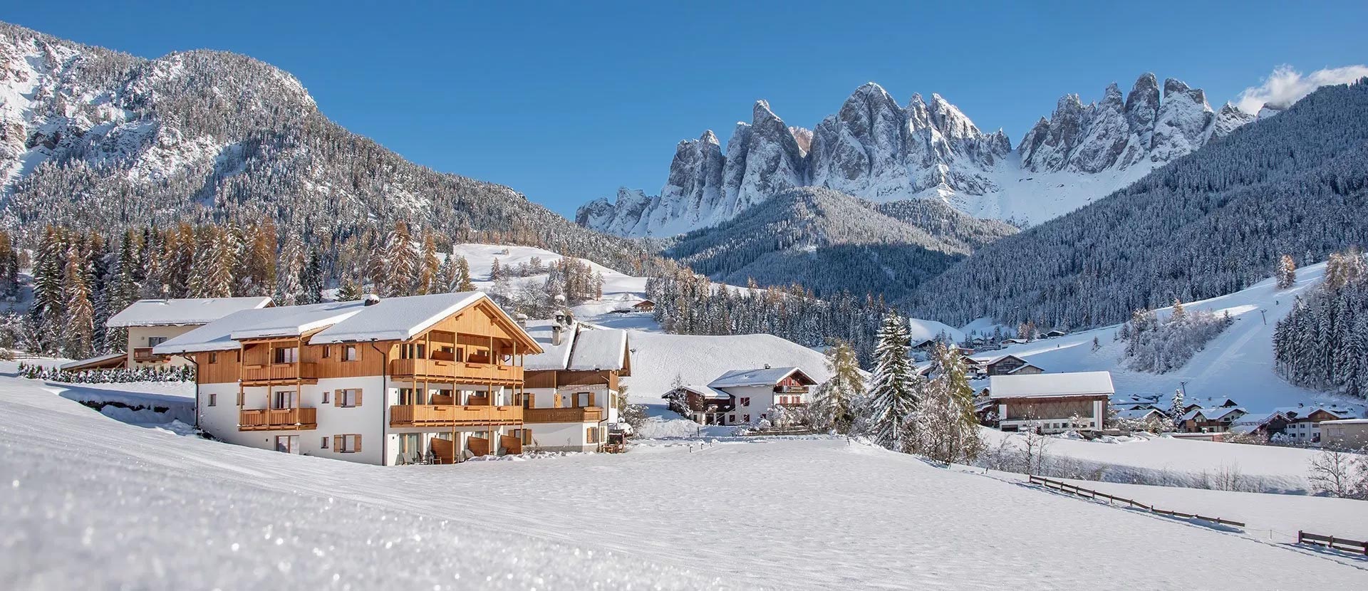 skifahren winterurlaub villnoess proihof dolomiten suedtirol