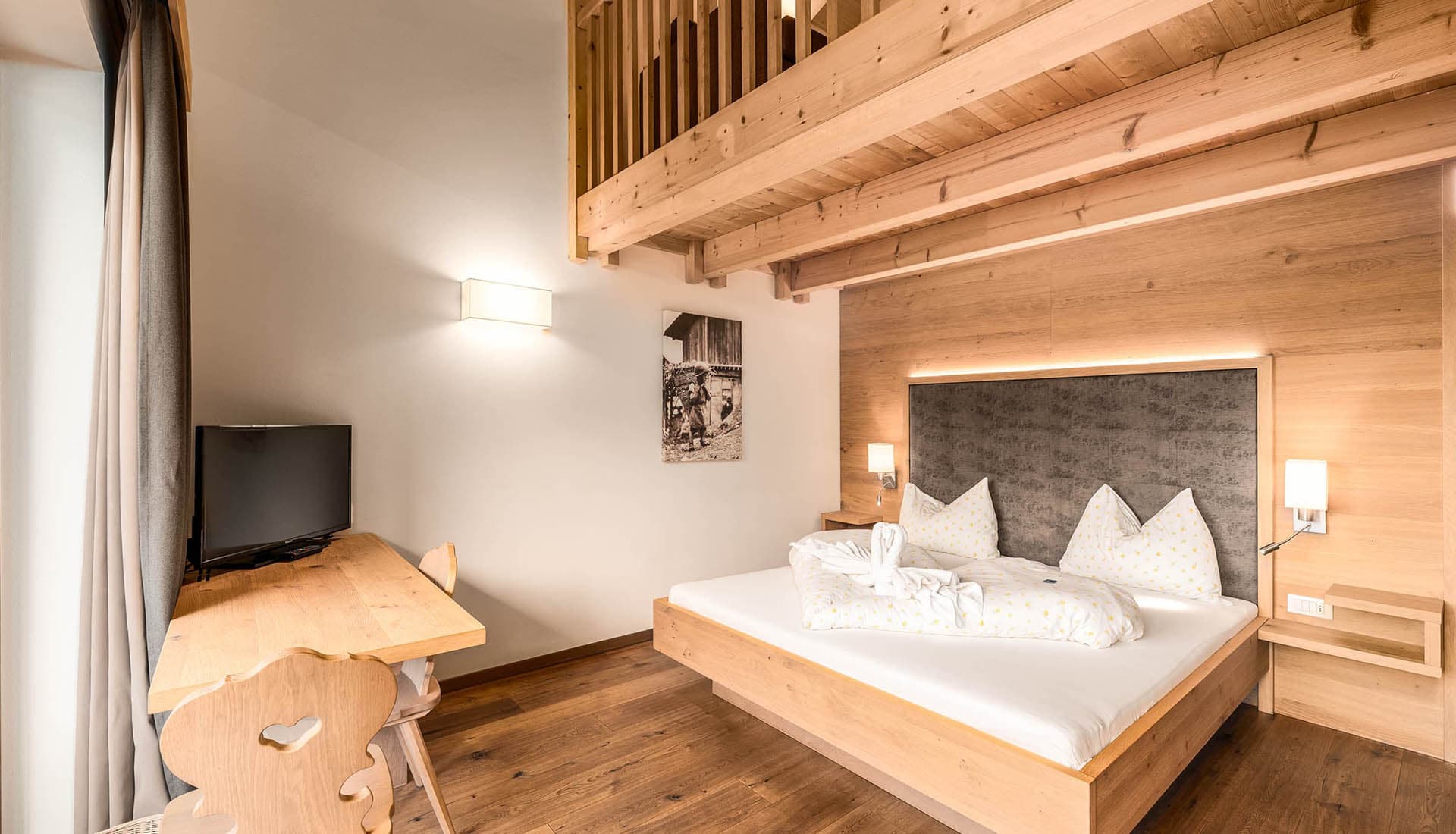 Unterkünfte in Villnöss Unsere Apartments am Proihof Urlaub in Südtirol Ferienwohnung Zimmer Dolomiten (5)