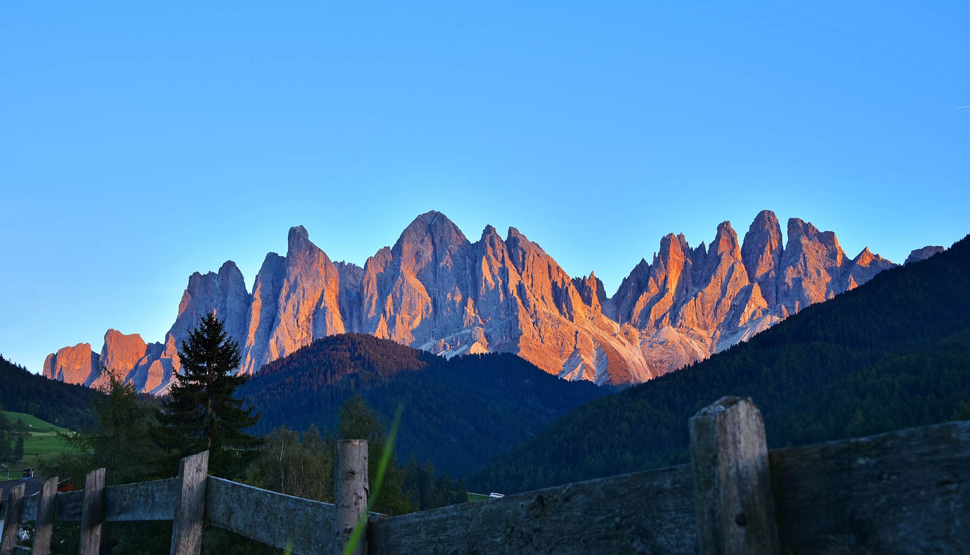 Urlaub in Villnöss – hochalpines Flair in den Dolomiten Südtirol Italien Gebirge Bergwelt Wandern Geisler Villnösstal (4) Urlaub in Villnöss – hochalpines Flair in den Dolomiten Südtirol Italien Gebirge Bergwelt Wandern Geisler Villnösstal (4)